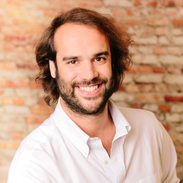 Chris Fernandez headshot